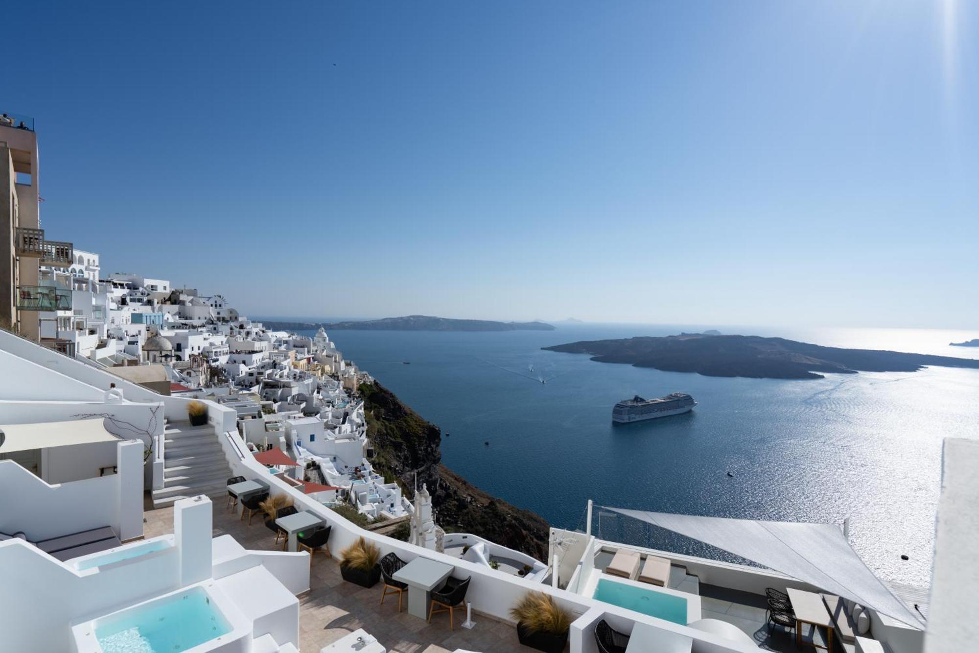 Asha Luxury Suites Fira  Exterior photo