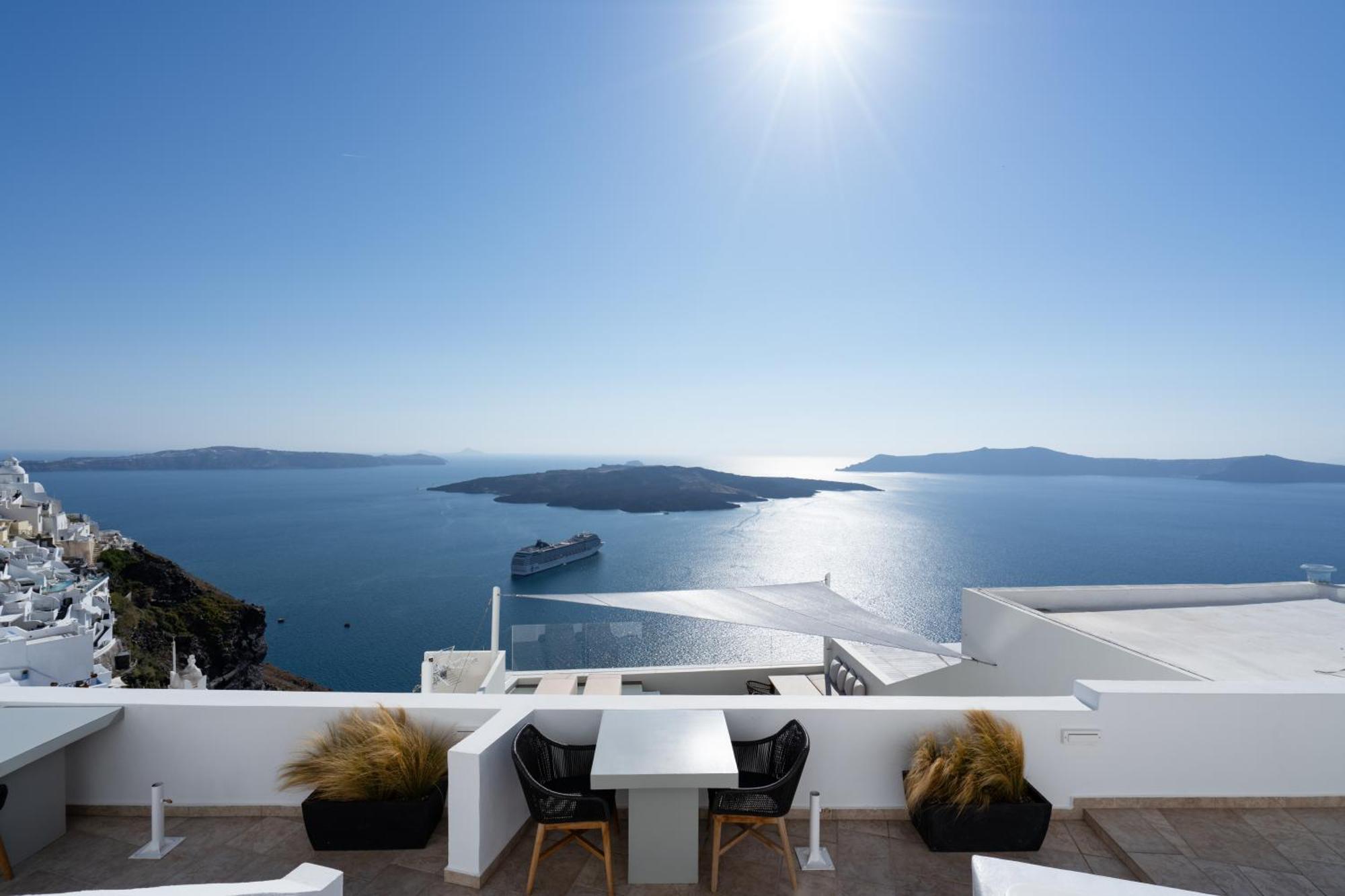 Asha Luxury Suites Fira  Exterior photo