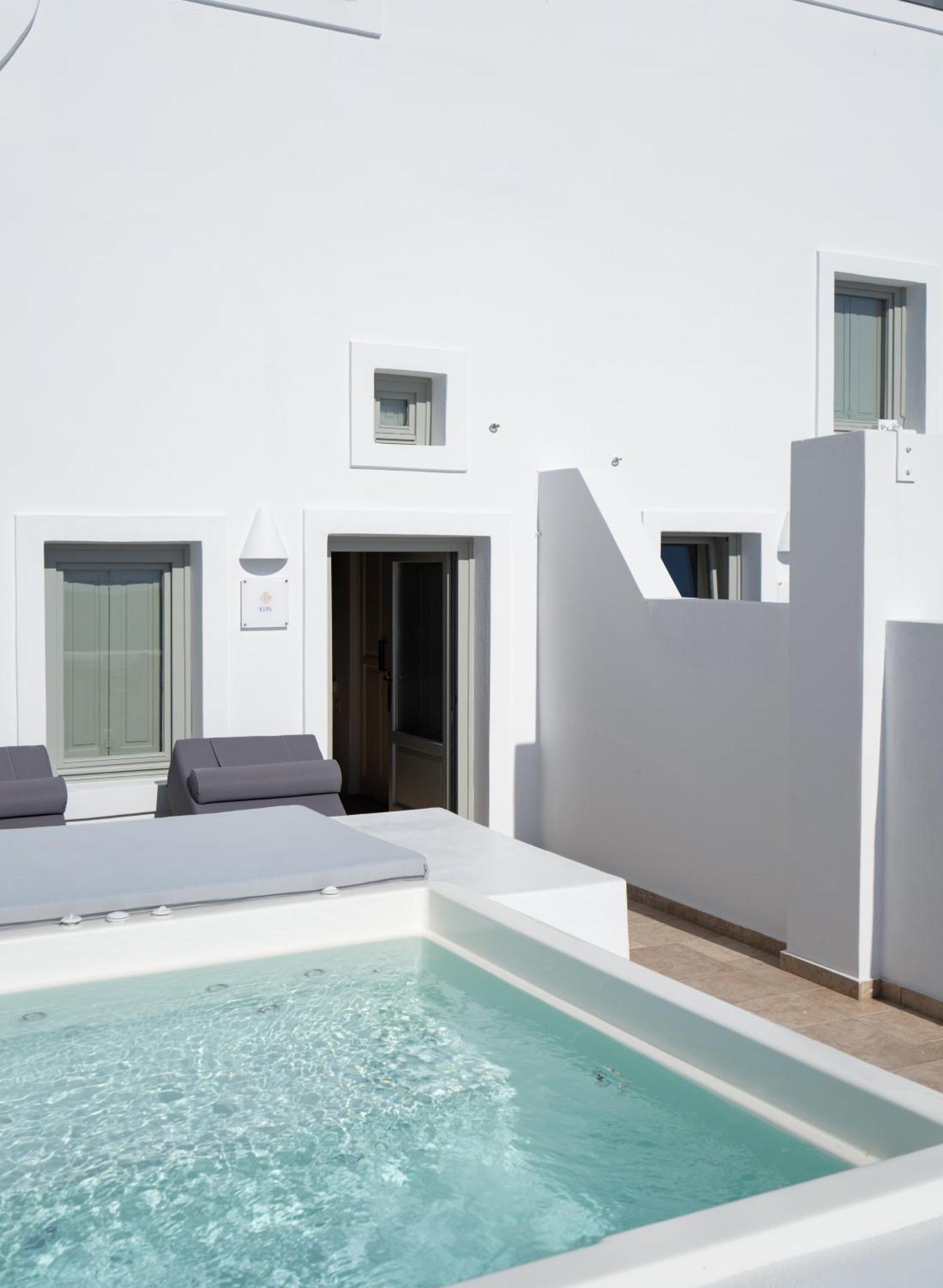 Asha Luxury Suites Fira  Exterior photo
